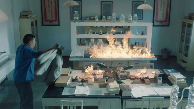 實驗室著火怎么辦？實驗臺著火能用二氧化碳嗎？